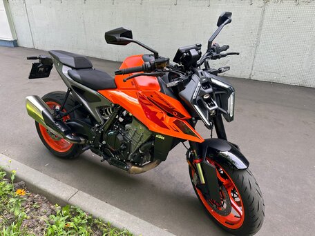 2024 KTM 990 Duke, оранжевый, 1250000 рублей, вид 4