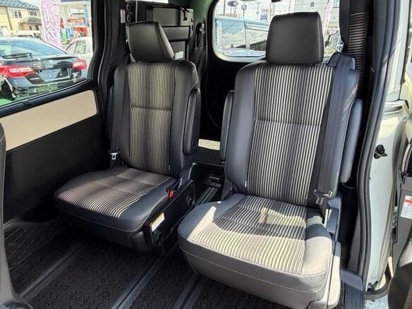 2021 Toyota Noah III (R80) Рестайлинг, белый, 2180000 рублей - вид 13
