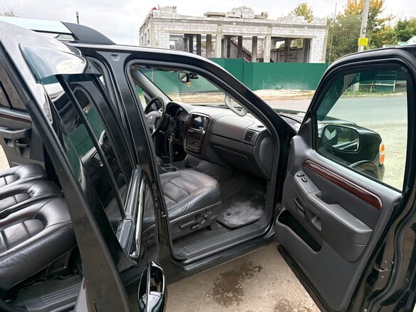 2005 Ford Explorer III, чёрный - вид 14