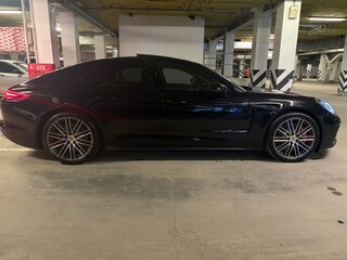 2018 Porsche Panamera Turbo II, чёрный, 8250000 рублей, вид 4