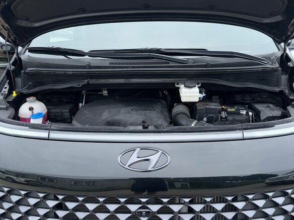 2023 Hyundai Staria I, чёрный, 5590000 рублей - вид 5