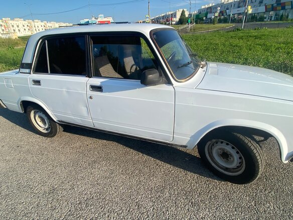 1999 Lada (ВАЗ) 2107, белый, 100000 рублей