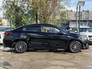 2022 Kia Rio IV Рестайлинг, чёрный, 1619000 рублей, вид 4