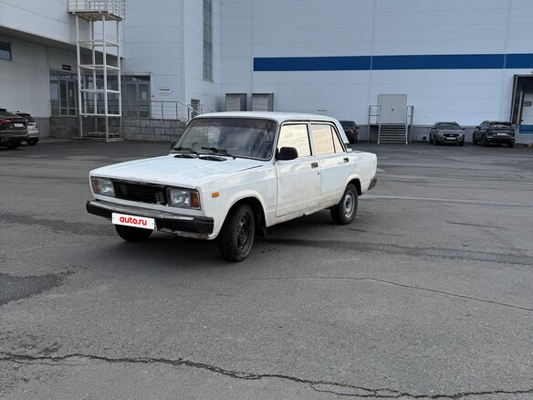 2008 Lada (ВАЗ) 2105, белый, 77000 рублей - вид 2