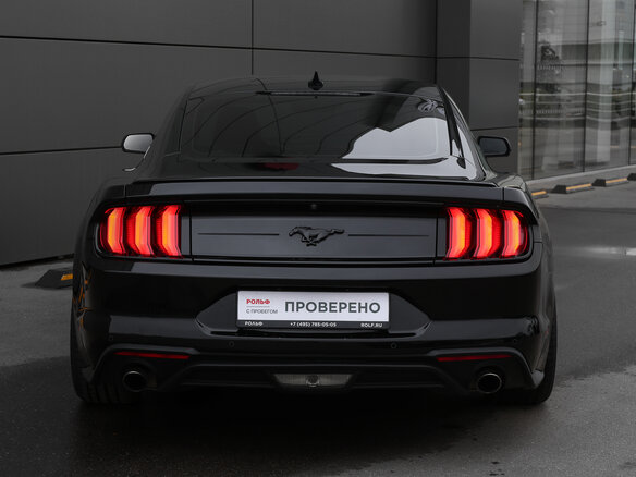2022 Ford Mustang VI Рестайлинг, чёрный, 3750000 рублей - вид 5