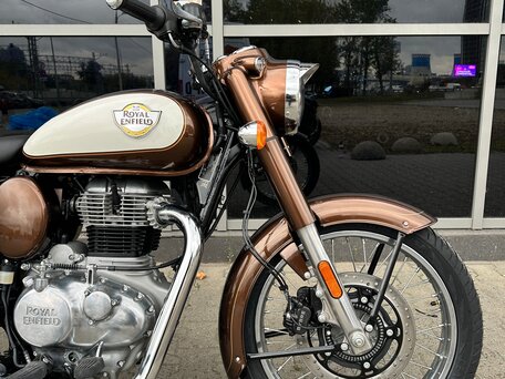 2026 Royal Enfield Classic 350, коричневый, 502000 рублей, вид 4