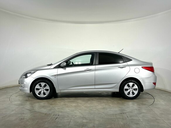 2016 Hyundai Solaris I Рестайлинг, серебристый, 1100000 рублей - вид 7