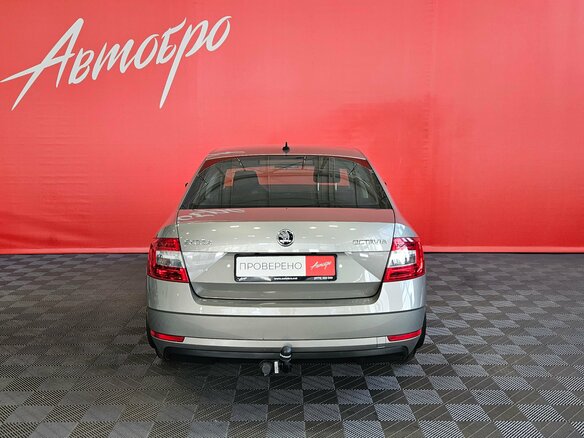 2017 Skoda Octavia III (A7) Рестайлинг, серый, 1485000 рублей - вид 4