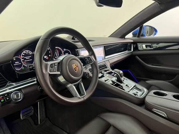 2017 Porsche Panamera 4S II, синий, 5690000 рублей - вид 10