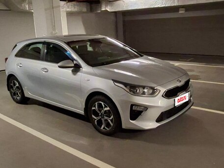 2018 Kia Ceed III, серебристый, 1415000 рублей, вид 3