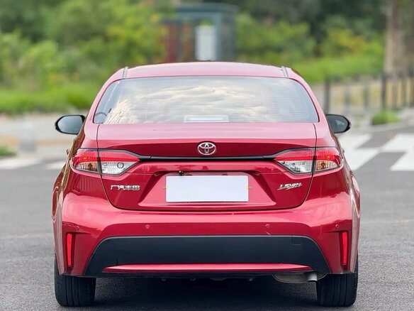 2022 Toyota Levin XII (E210), красный, 1700000 рублей - вид 5