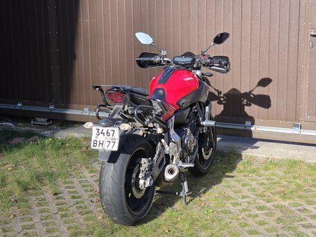 2015 Yamaha MT-07 (FZ-07), красный, 699000 рублей, вид 5