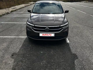 2020 Volkswagen Polo VI, коричневый, 1690000 рублей, вид 1