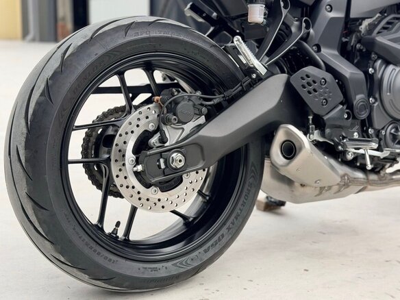 2025 Yamaha MT-07 (FZ-07), чёрный - вид 13