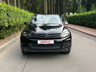 2010 Volkswagen Touareg II, чёрный, 2300000 рублей, вид 2