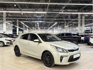 2019 Kia Rio IV, бежевый, 1099000 рублей, вид 2