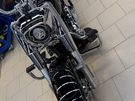 2024 Harley-Davidson Fat Boy, чёрный, 2250000 рублей, вид 2