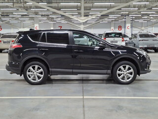 2017 Toyota RAV4 IV (XA40) Рестайлинг, чёрный, 1805000 рублей, вид 4