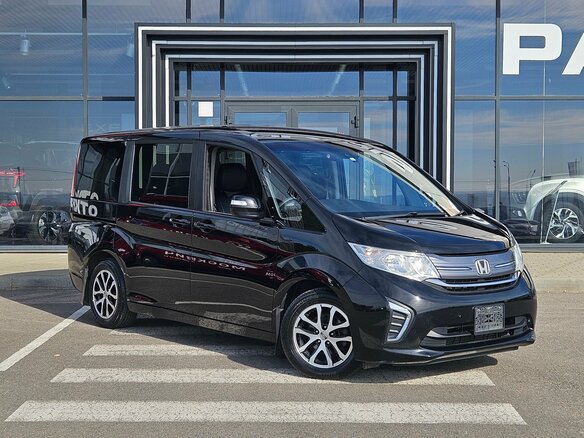2018 Honda Stepwgn V Рестайлинг, чёрный, 1950000 рублей - вид 2