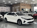 2023 Kia K3 II (China Market) Рестайлинг, белый - вид 1