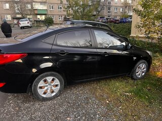 2015 Hyundai Solaris I Рестайлинг, чёрный, 930000 рублей, вид 3