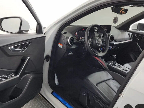 2023 Audi Q2 35 TDI I Рестайлинг, белый, 2890000 рублей - вид 4