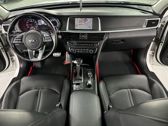 2019 Kia Optima IV Рестайлинг, белый, 1875000 рублей - вид 12