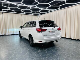 2017 Toyota Corolla Fielder XI (E160, E170) Рестайлинг 2, белый, 1429000 рублей, вид 4