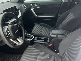 2024 Kia Ceed III Рестайлинг, белый, 2250000 рублей, вид 3