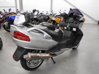 2004 Suzuki Burgman (SkyWave) 650, серебристый, 385000 рублей, вид 3