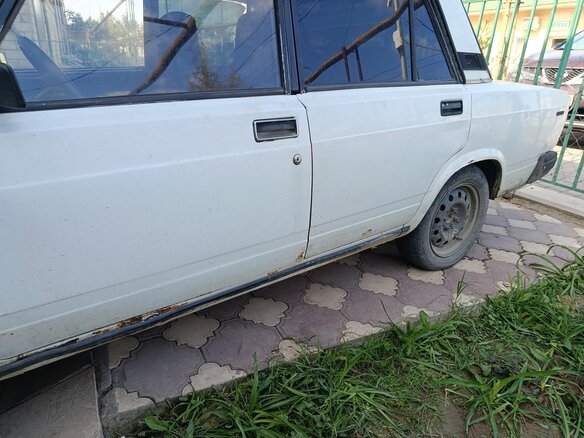 2004 Lada (ВАЗ) 2107, белый, 45000 рублей - вид 6