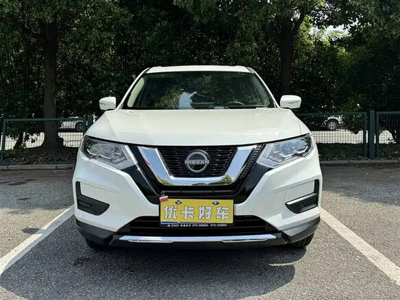 2022 Nissan X-Trail III Рестайлинг, белый - вид 1