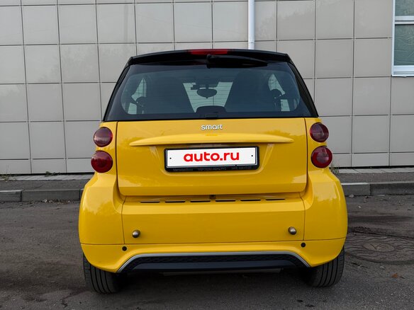 2015 Smart Fortwo II, жёлтый, 780000 рублей - вид 4