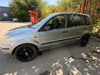 2005 Ford Fusion I, серый, 270000 рублей, вид 4