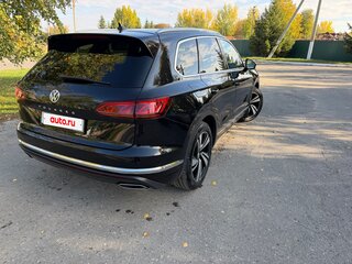 2018 Volkswagen Touareg III, чёрный, 4450000 рублей, вид 4