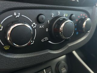 2026 Lada (ВАЗ) Largus Cross I Рестайлинг, белый, 2022000 рублей, вид 4