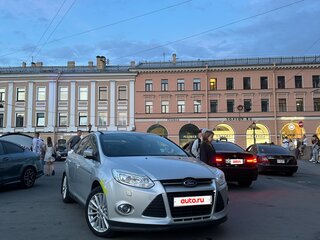 2011 Ford Focus III, серебристый, 950000 рублей, вид 3