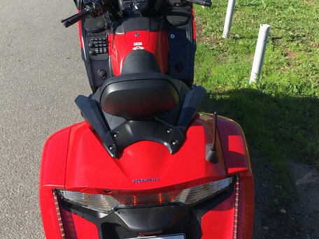 2013 Honda GL 1800 Gold Wing, красный, 999000 рублей, вид 1
