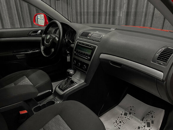2012 Skoda Octavia II (A5) Рестайлинг, красный, 735000 рублей - вид 9
