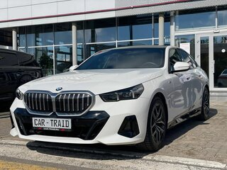 2024 BMW 5 серии 523d xDrive VIII (G60/G61/G68), белый, 6890000 рублей, вид 2