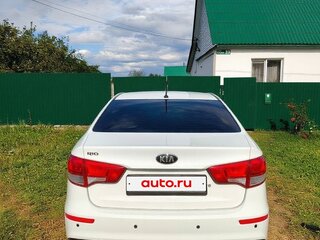 2015 Kia Rio III Рестайлинг, белый, 1000000 рублей, вид 3