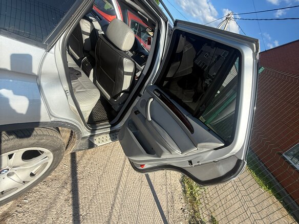 2001 BMW X5 3.0i I (E53), серебристый, 700000 рублей - вид 16
