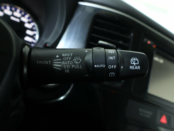 2016 Mitsubishi Outlander III Рестайлинг 2, белый, 1849000 рублей - вид 12