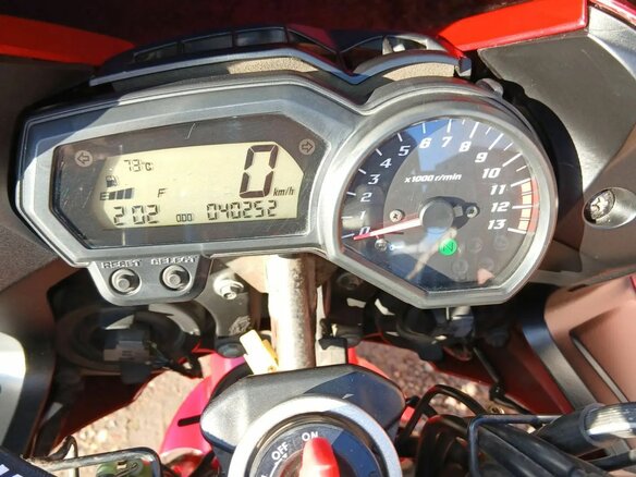 2008 Yamaha FZ1, красный, 500000 рублей - вид 5