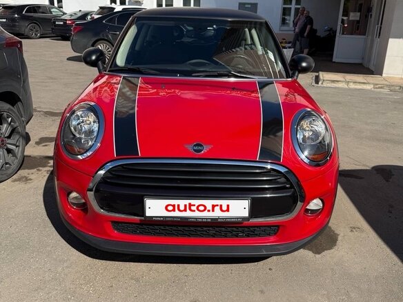 2019 Mini Hatch Cooper III (F55/F56) Рестайлинг, красный, 2280000 рублей