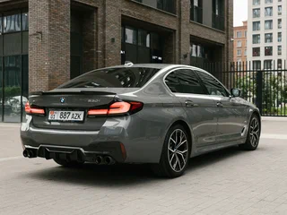 2020 BMW 5 серии 530i xDrive VII (G30/G31/G38) Рестайлинг, серый, 2950000 рублей, вид 3