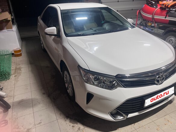 2016 Toyota Camry VII (XV50) Рестайлинг, белый, 2550000 рублей - вид 1