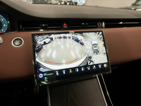 2025 Land Rover Range Rover Evoque II Рестайлинг, белый - вид 19