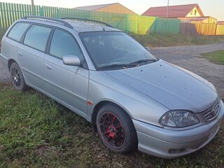 2001 Toyota Avensis I Рестайлинг, серебристый, 299000 рублей, вид 2