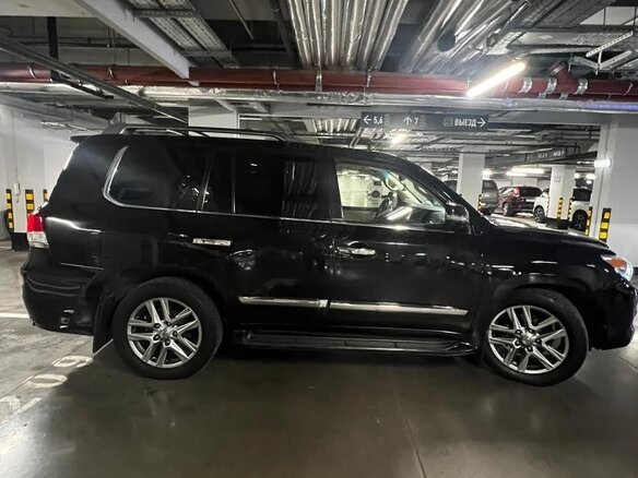 2013 Lexus LX 570 III Рестайлинг, чёрный - вид 3